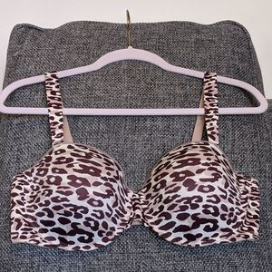 Lightly padded bra, lightly worn (2-3 times)